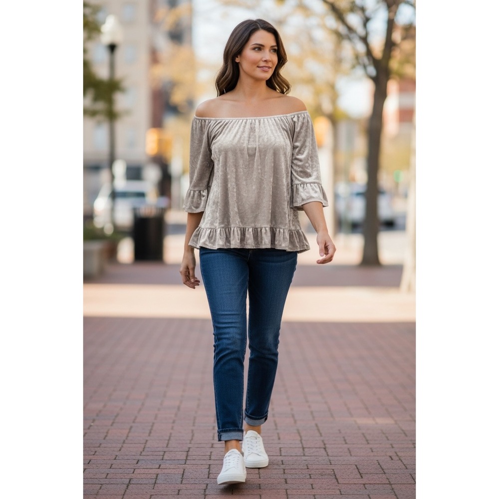 Beachlunchlounge Taupe Crushed Velvet Off Shoulder Ruffle Top L/G‎ Champagne